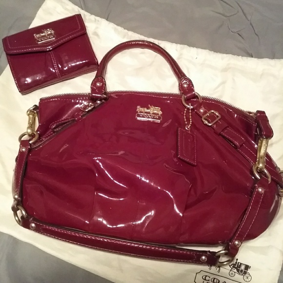 Patent  leather coach satchel - Picture 3 of 6